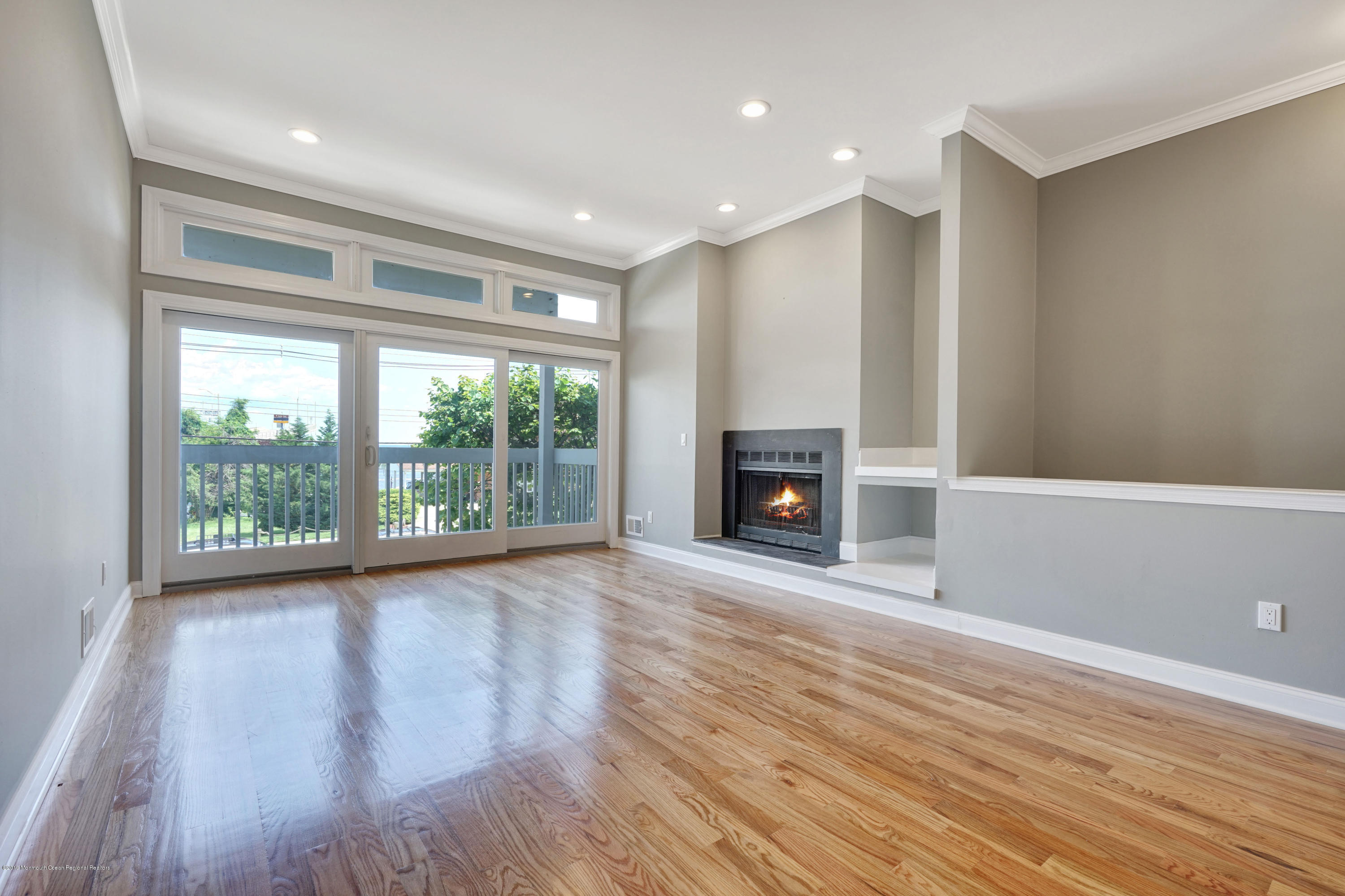 Recessed Lighting and Crown Molding