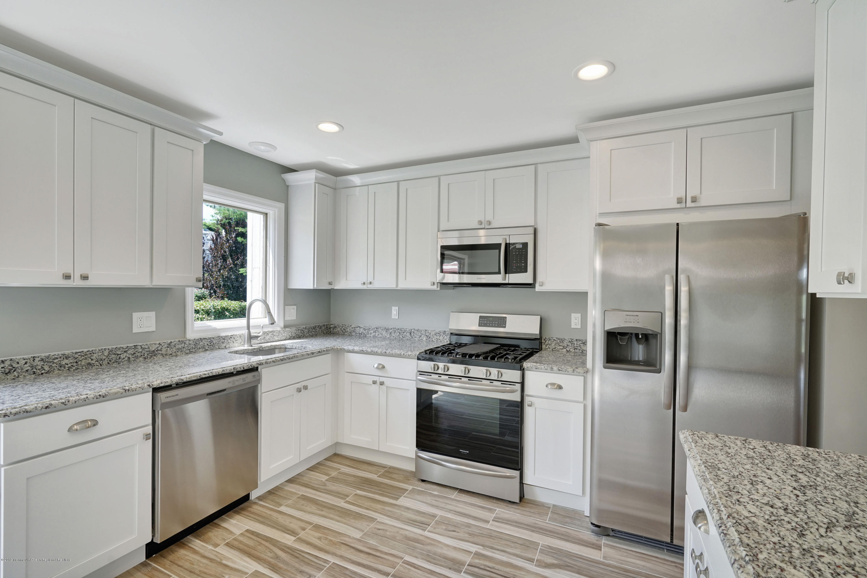 New White Shaker Kitchen Cabinetry