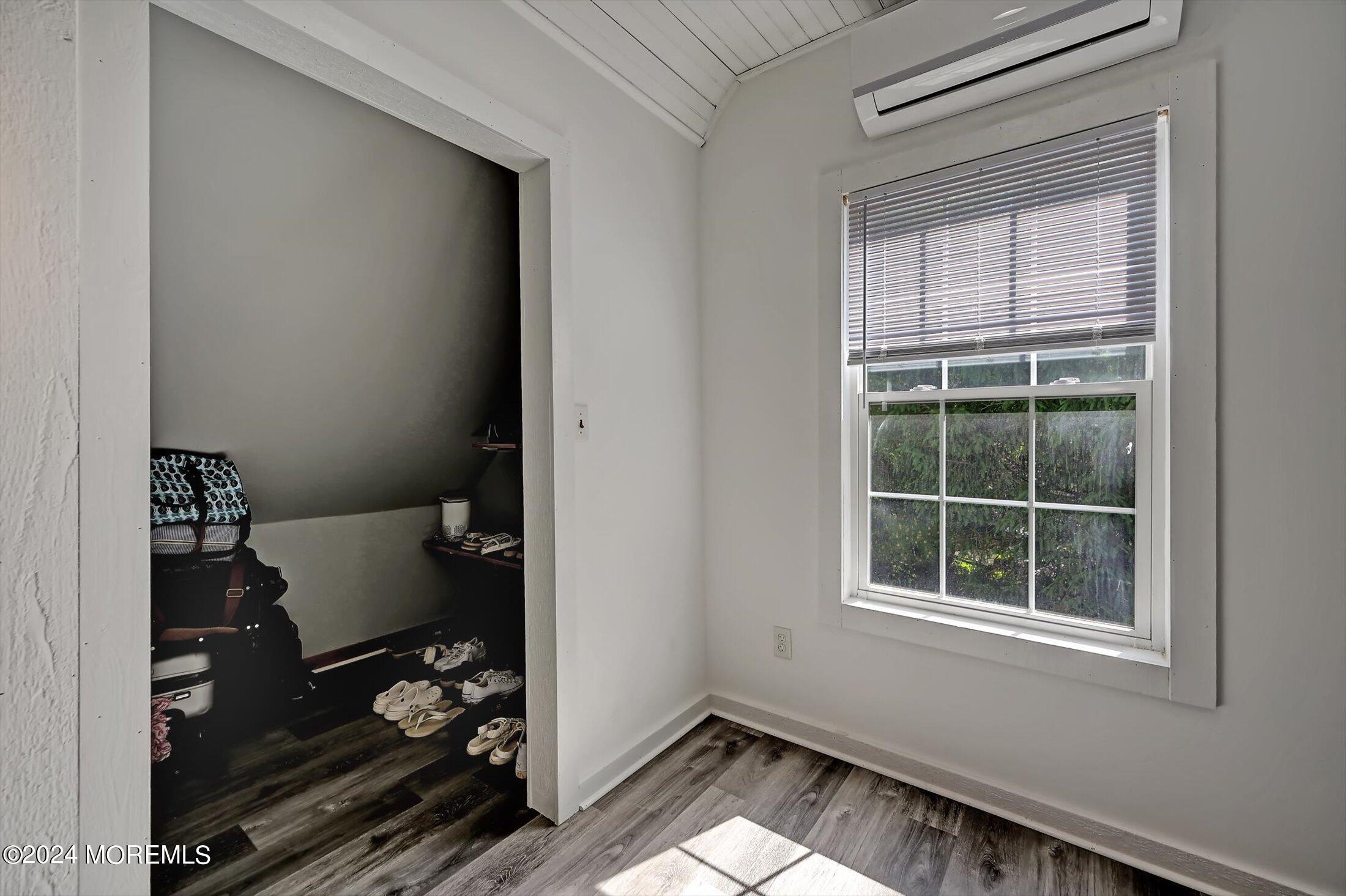 187 Thompson Bridge Road Jackson, NJ 08527 - Photo 28 of 45 27-Walk in Closet