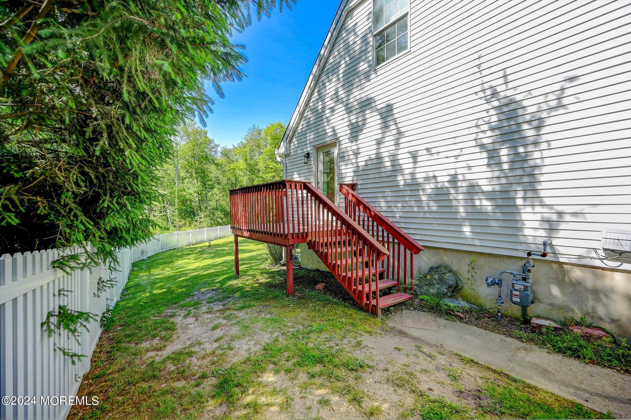 187 Thompson Bridge Road Jackson, NJ 08527 - Photo 31 of 45 30-Side Deck