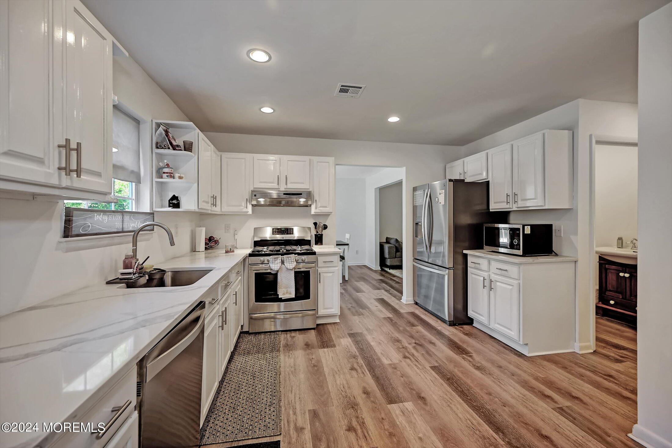 187 Thompson Bridge Road Jackson, NJ 08527 - Photo 8 of 45 07-Kitchen