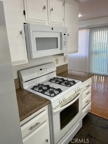 $2,900 | 22003 Belshire Avenue, Unit 9, Hawaiian Gardens, CA 90716