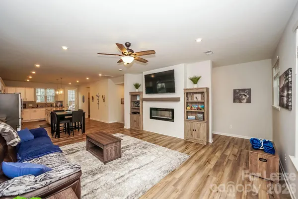 $2,205 | 7125 Brookview Lane, Sherrills Ford, NC 28673