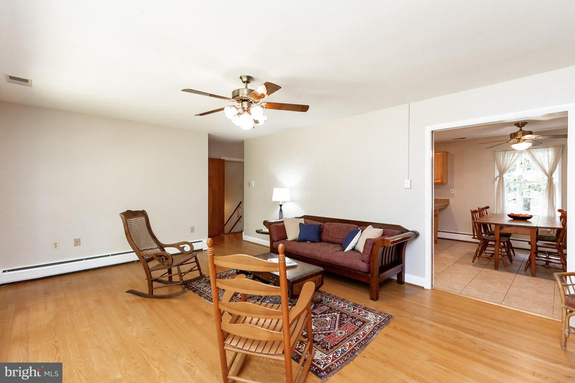 11715 Nairn Road Silver Spring, MD 20902 - Photo 10 of 30 Living Room