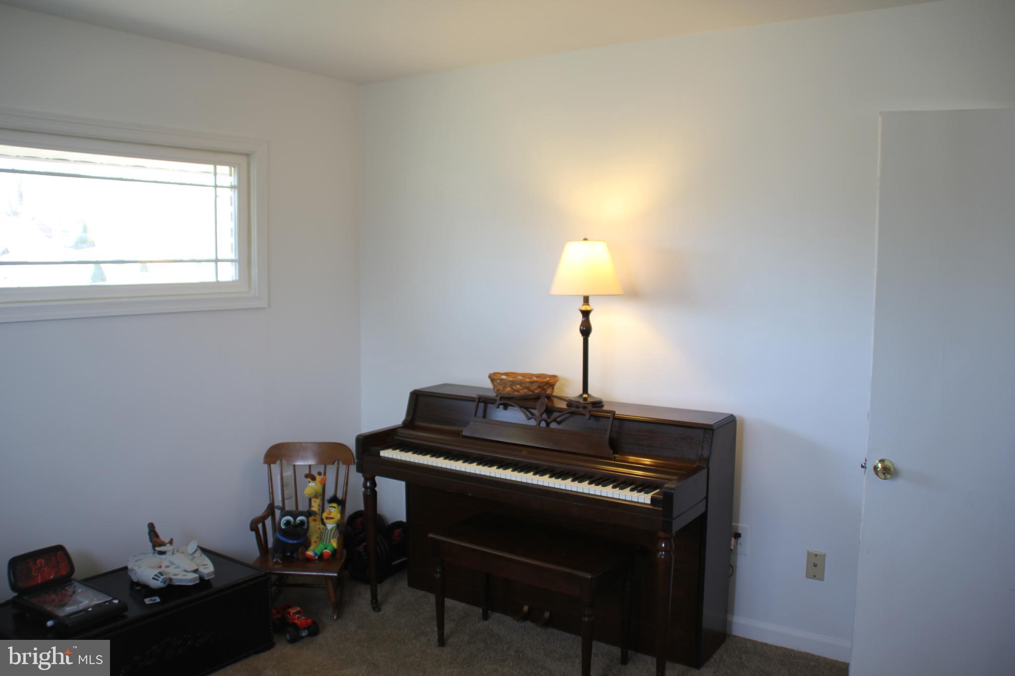 2 Quaker Hill Road Levittown, PA 19057 - Photo 22 of 35 Main floor bed 1