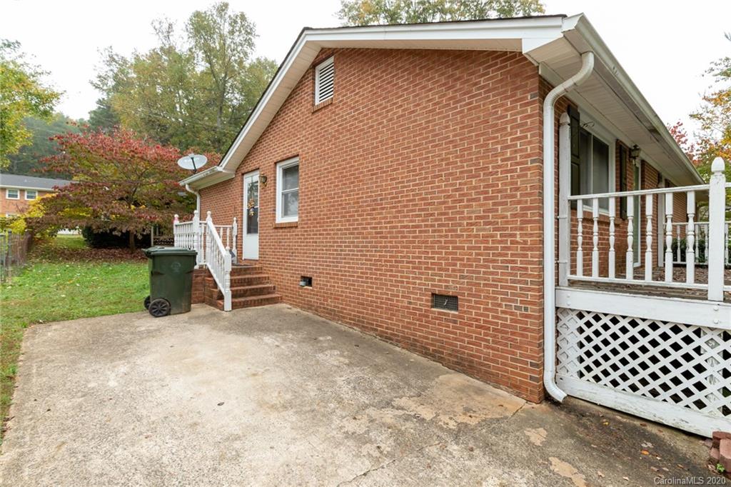 712 Meadowbrook Road Kings Mountain, NC 28086 - Photo 3 of 20 Gallery Image 3