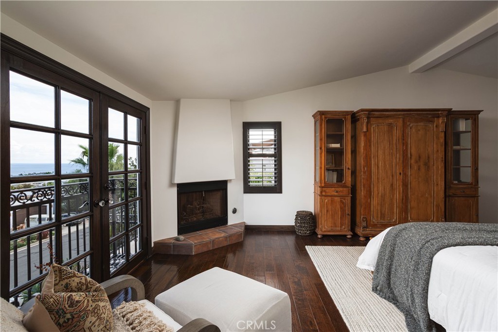 33791 Granada Drive Dana Point, CA 92629 - Photo 21 of 75 a bedroom with furniture and a window