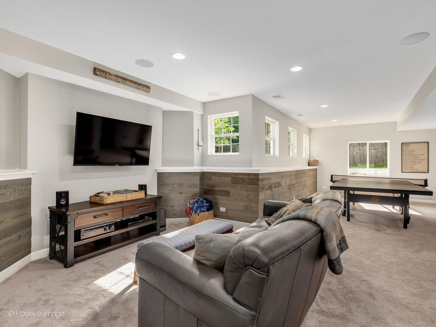 1250 West Thomas Road Wheaton, IL 60187 - Photo 30 of 42 Gallery Image 30