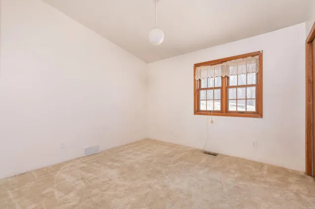 $929,900 | 1122 South Andrew Drive Northeast, New London, MN 56273