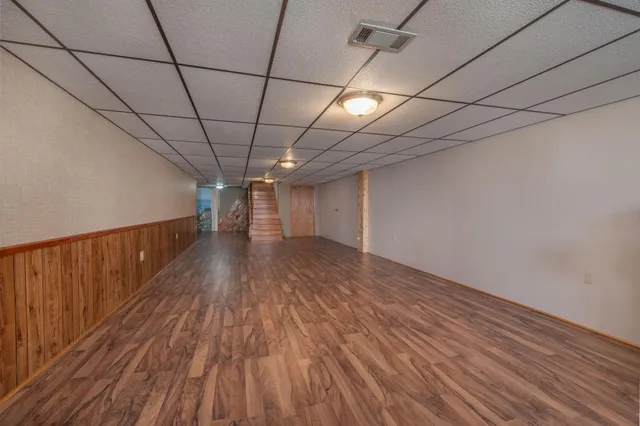 $929,900 | 1122 South Andrew Drive Northeast, New London, MN 56273