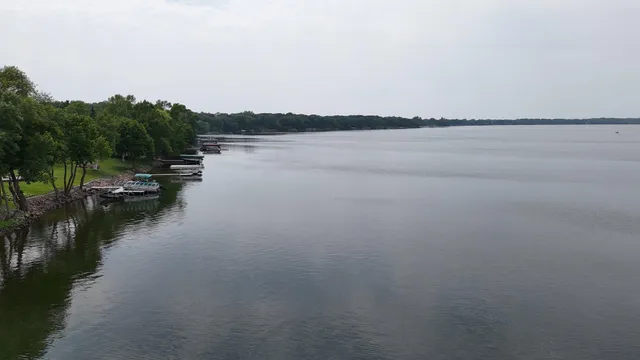 $929,900 | 1122 South Andrew Drive Northeast, New London, MN 56273