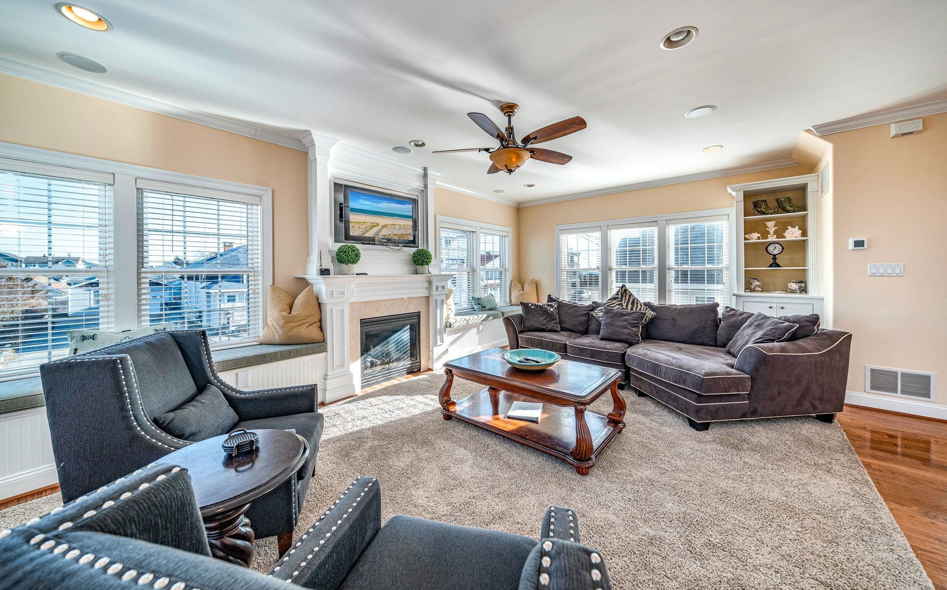 18 Vincent Road Strathmere, NJ 08248 - Photo 4 of 20 Gallery Image 4