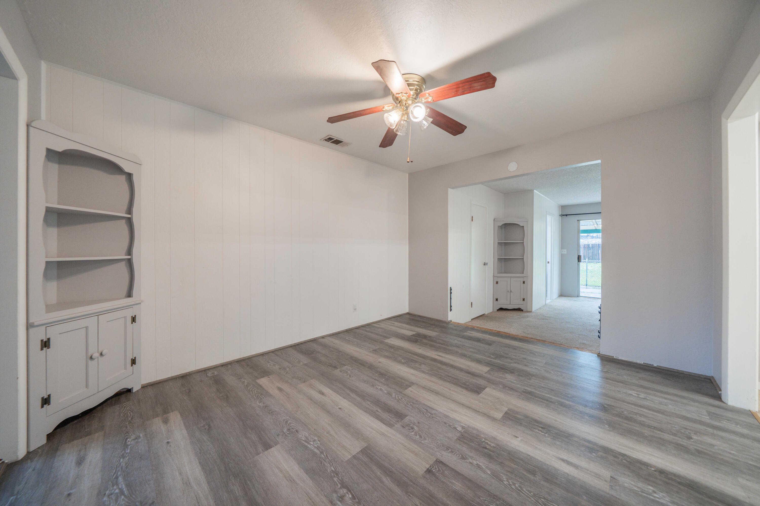 3586 East Keswick Dam Road Redding, CA 96003 - Photo 6 of 29 Dining Area with Built-In