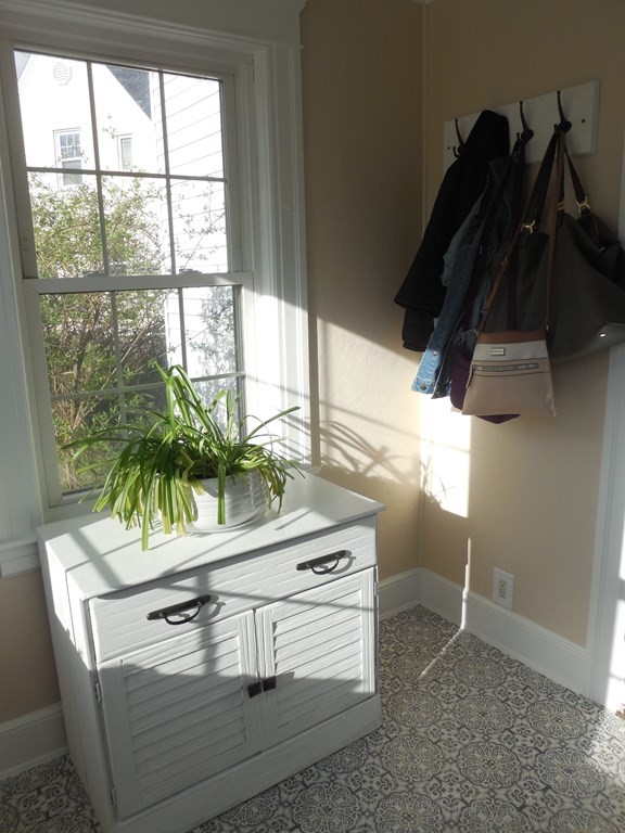 3 Delaval Road Worcester, MA 01606 - Photo 3 of 22 Gallery Image 3