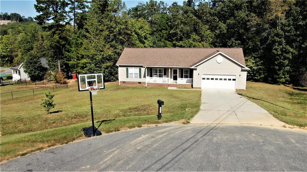 829 Raintree Court Randleman, NC 27317 - Photo 2 of 24 Gallery Image 2