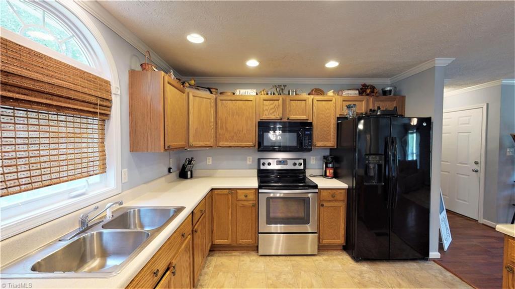 829 Raintree Court Randleman, NC 27317 - Photo 10 of 24 Gallery Image 10