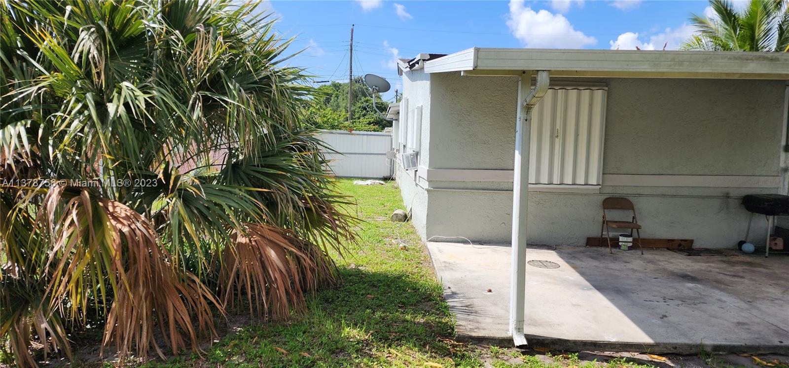 Gladeview Miami, FL 33147 - Photo 4 of 7 a view of a house with a yard