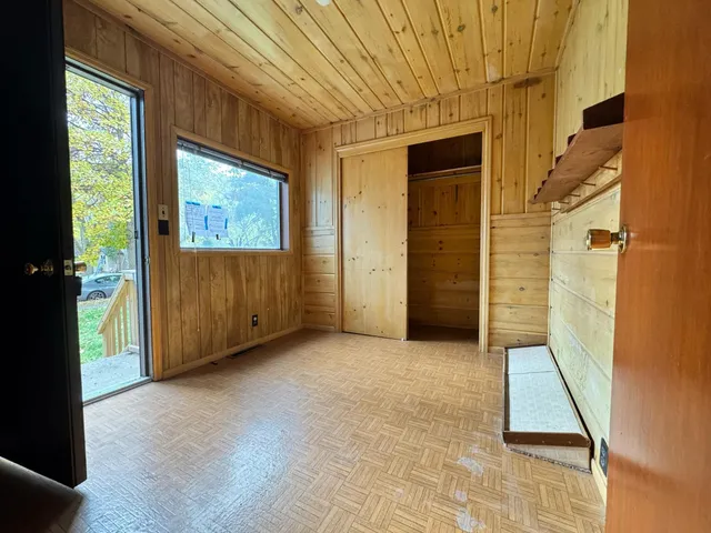 $175,000 | 1521 10th Street East, Glencoe, MN 55336