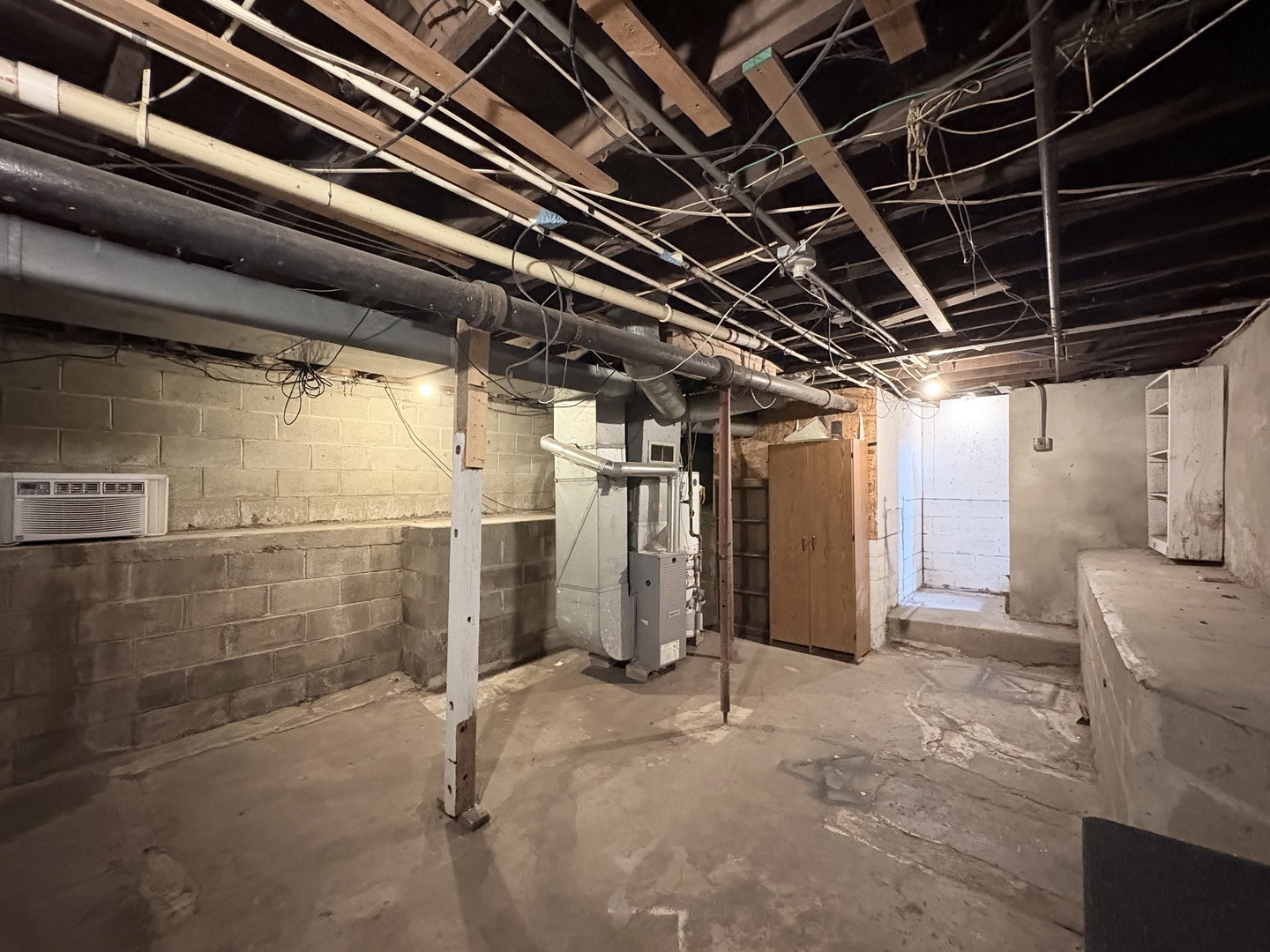 710 Mulberry Street Ottawa, IL 61350 - Photo 12 of 15 a view of empty room with wooden walls