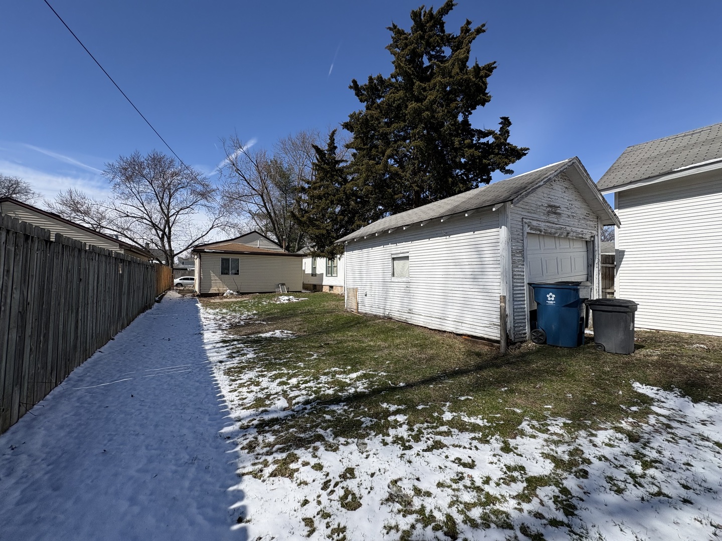 710 Mulberry Street Ottawa, IL 61350 - Photo 13 of 15 a view of a house with a yard