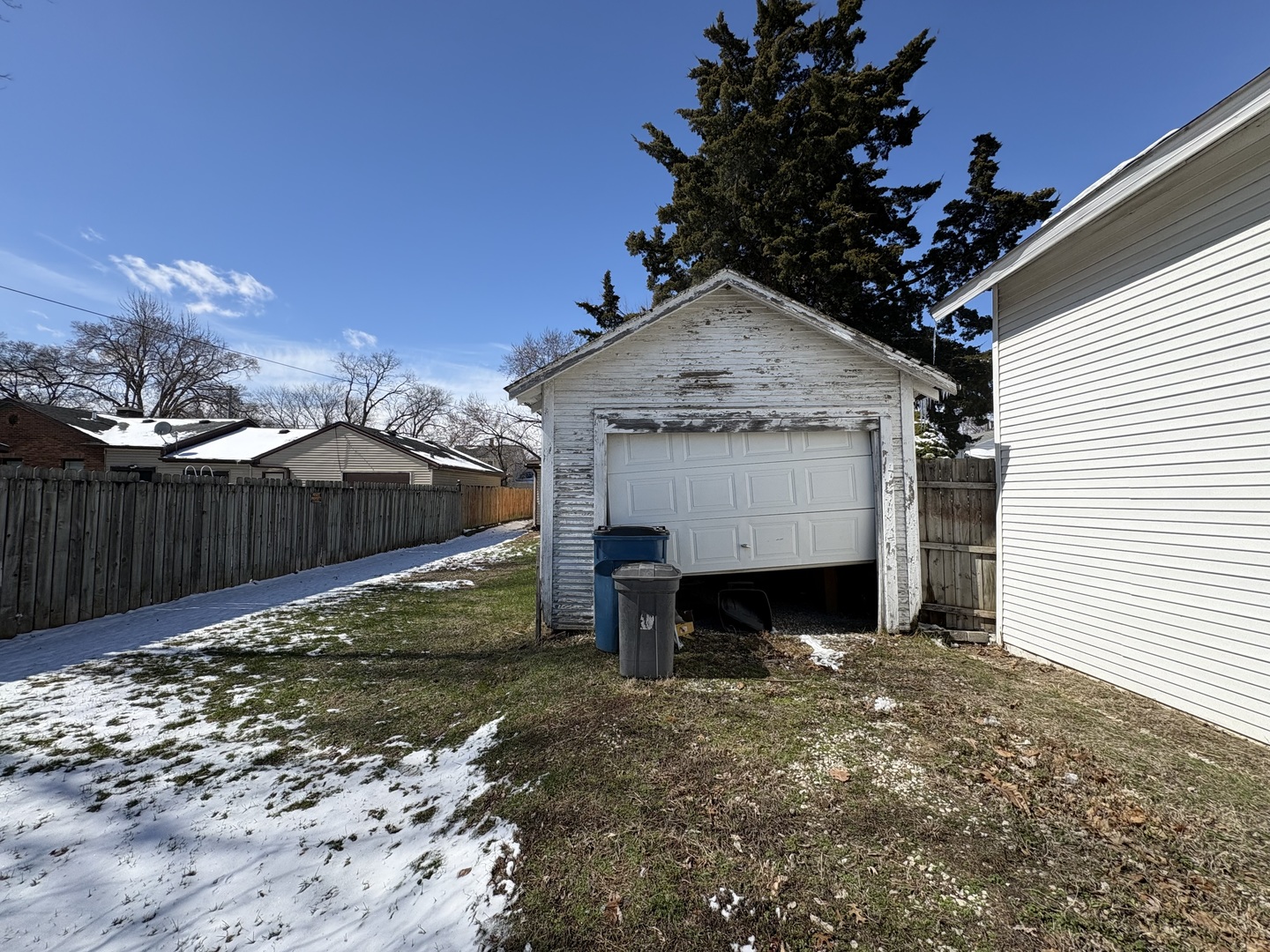 710 Mulberry Street Ottawa, IL 61350 - Photo 14 of 15 a view of a house with a yard