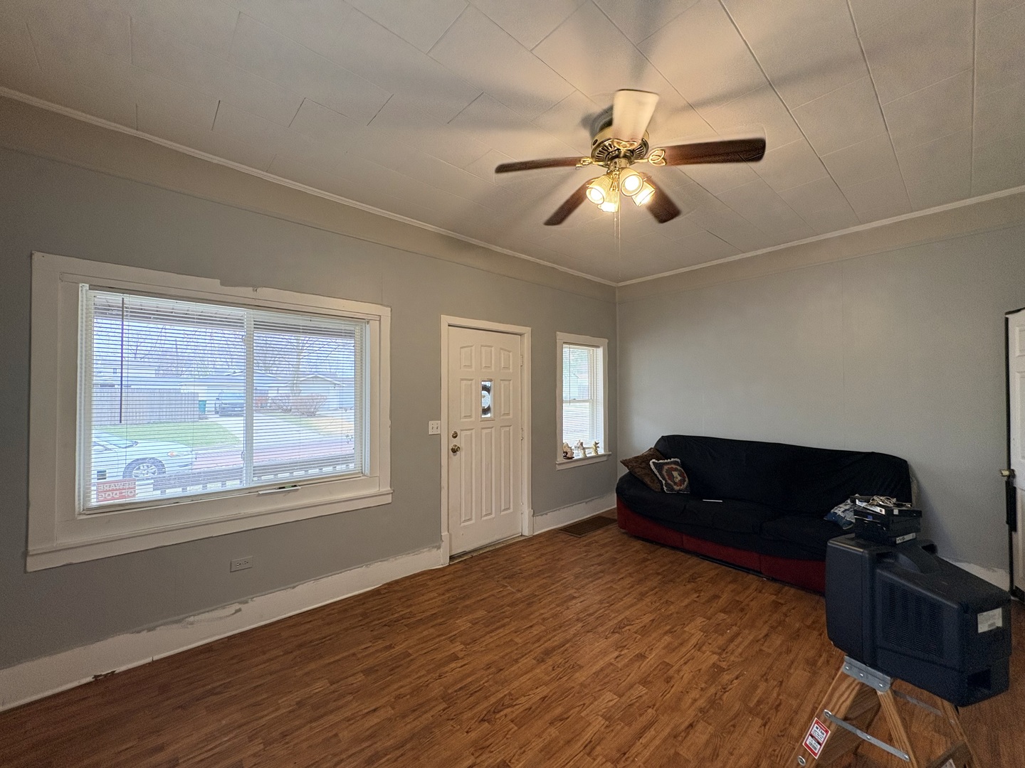 710 Mulberry Street Ottawa, IL 61350 - Photo 4 of 15 a bedroom with a bed and a window