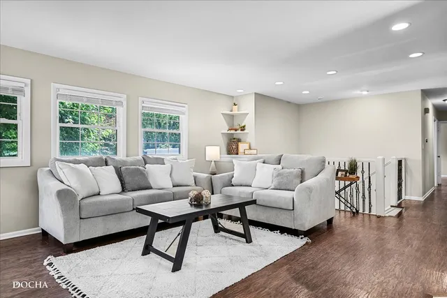 $540,000 | 425 West Gartner Road, Naperville, IL 60540