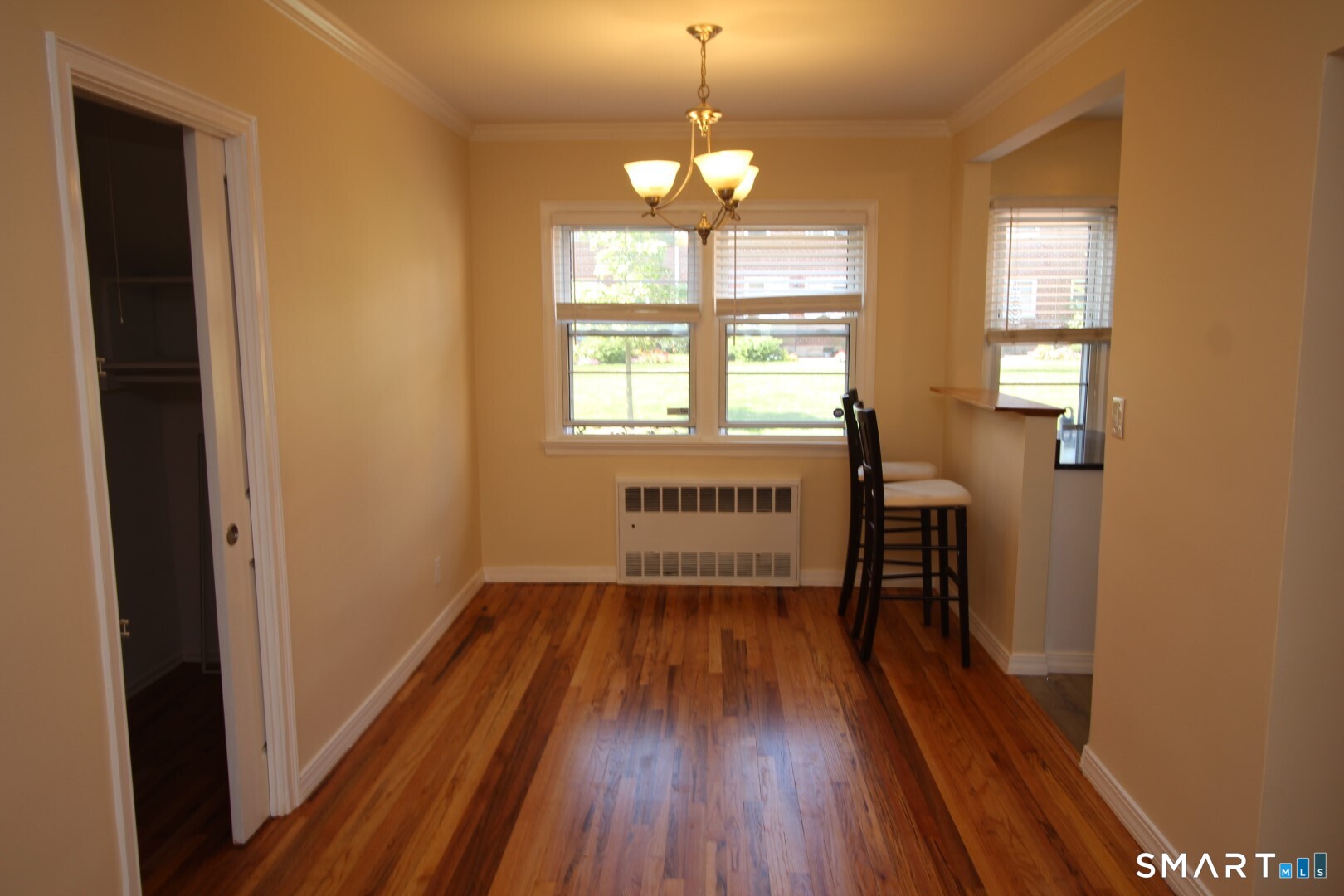 244 Glenbrook Road, Unit 35A Stamford, CT 06906 - Photo 4 of 15 SPACIOUS DINING ROOM