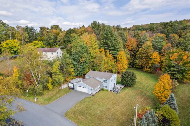 $393,000 | 83 Cherrywood Drive, Barre Town, VT 05641