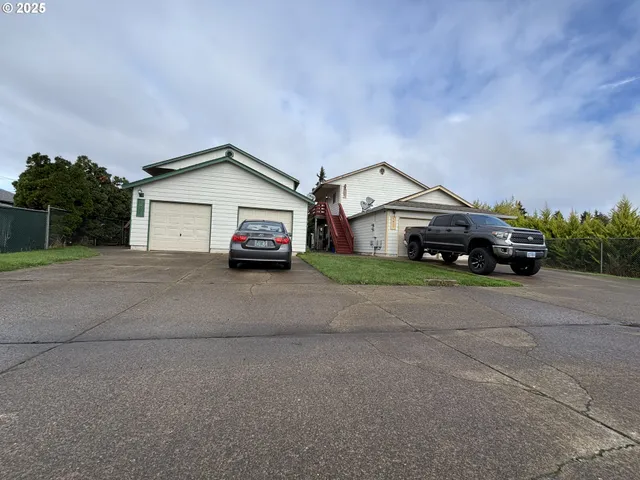 $999,999 | 1905 17th Street, Springfield, OR 97477