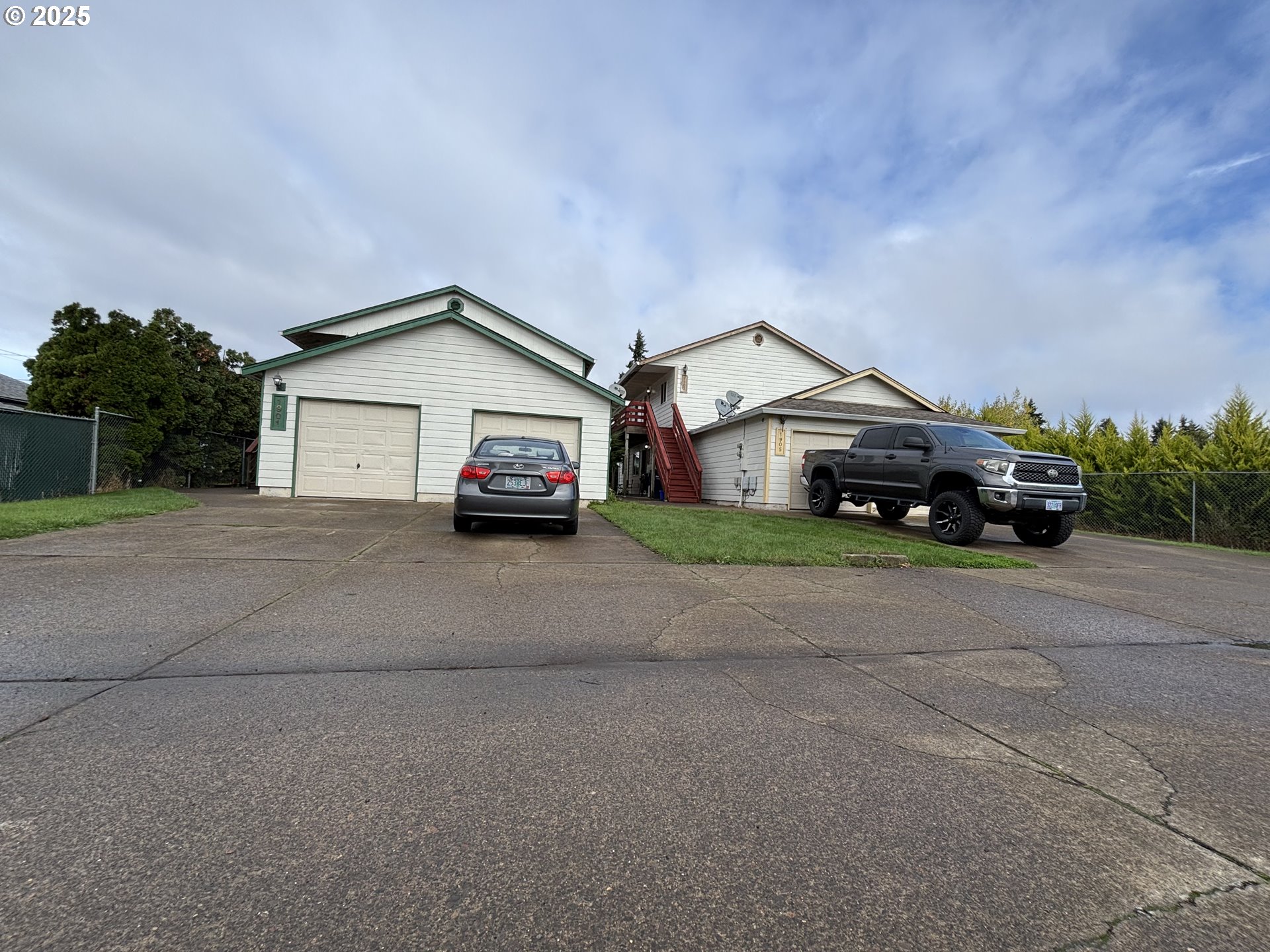 1905 17th Street Springfield, OR 97477 - Photo 1 of 19