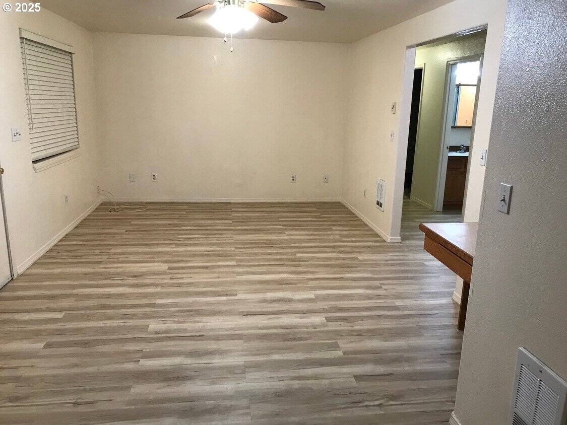 1905 17th Street Springfield, OR 97477 - Photo 7 of 19