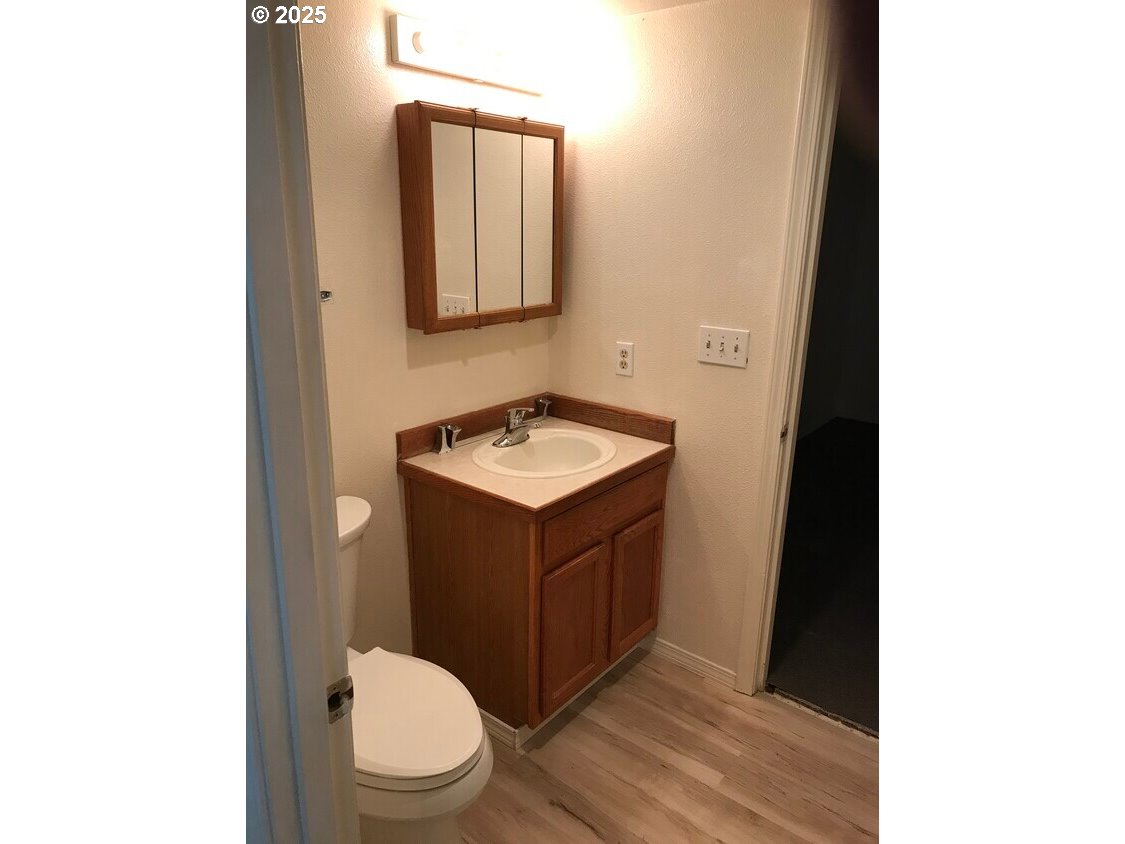 1905 17th Street Springfield, OR 97477 - Photo 10 of 19