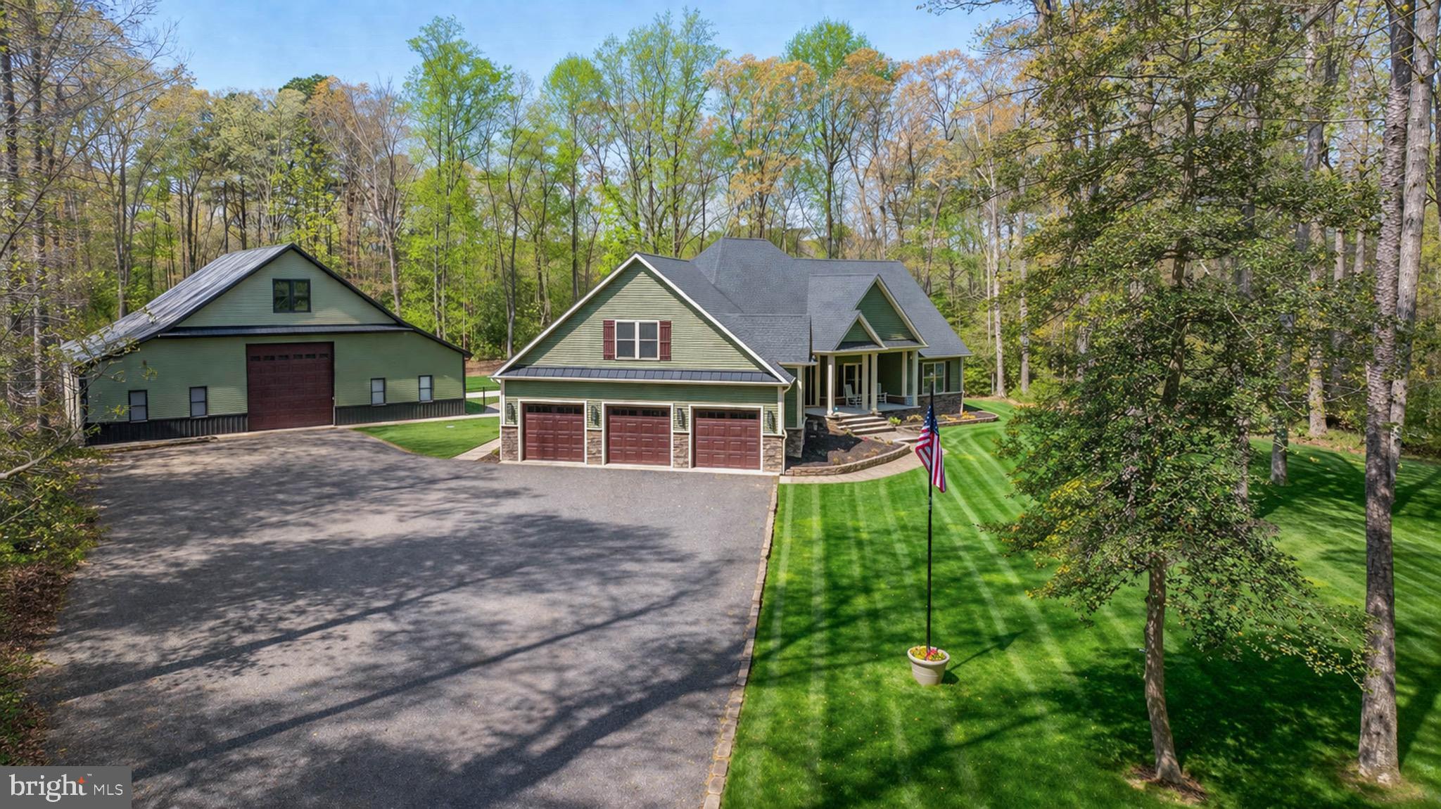 Main House 3 CAR GARAGE