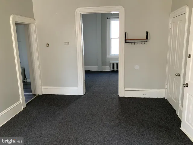 $1,600 | 433 Bentley Avenue, Beverly, NJ 08010