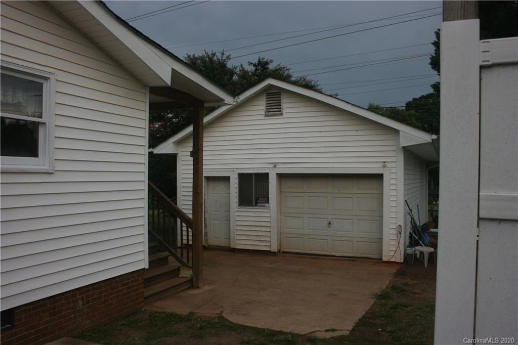 5509 Queen Anne Road Charlotte, NC 28217 - Photo 4 of 25 Gallery Image 4