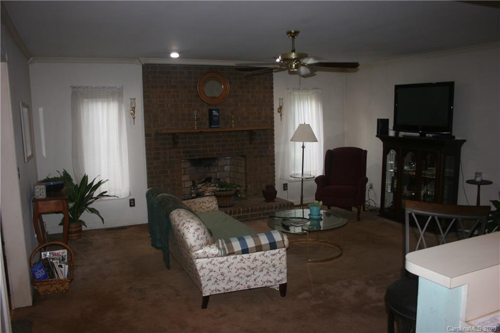 5509 Queen Anne Road Charlotte, NC 28217 - Photo 8 of 25 Gallery Image 8