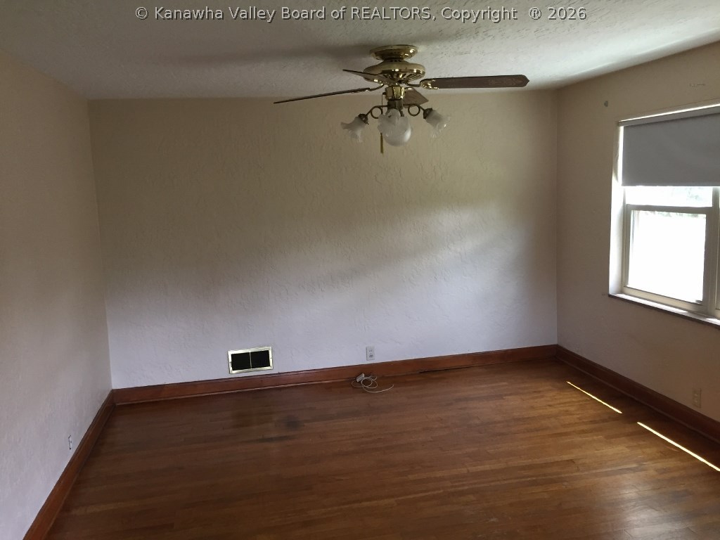 5047 West Pea Ridge Road Huntington, WV 25705 - Photo 6 of 14 Gallery Image 6