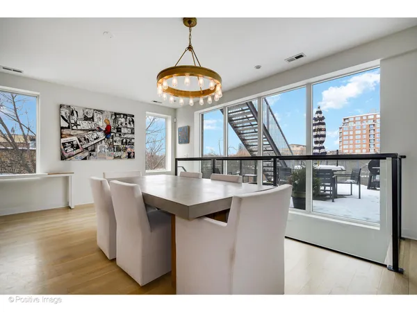 $2,450,000 | 530 West Dickens Avenue, Unit 401, Chicago, IL 60614