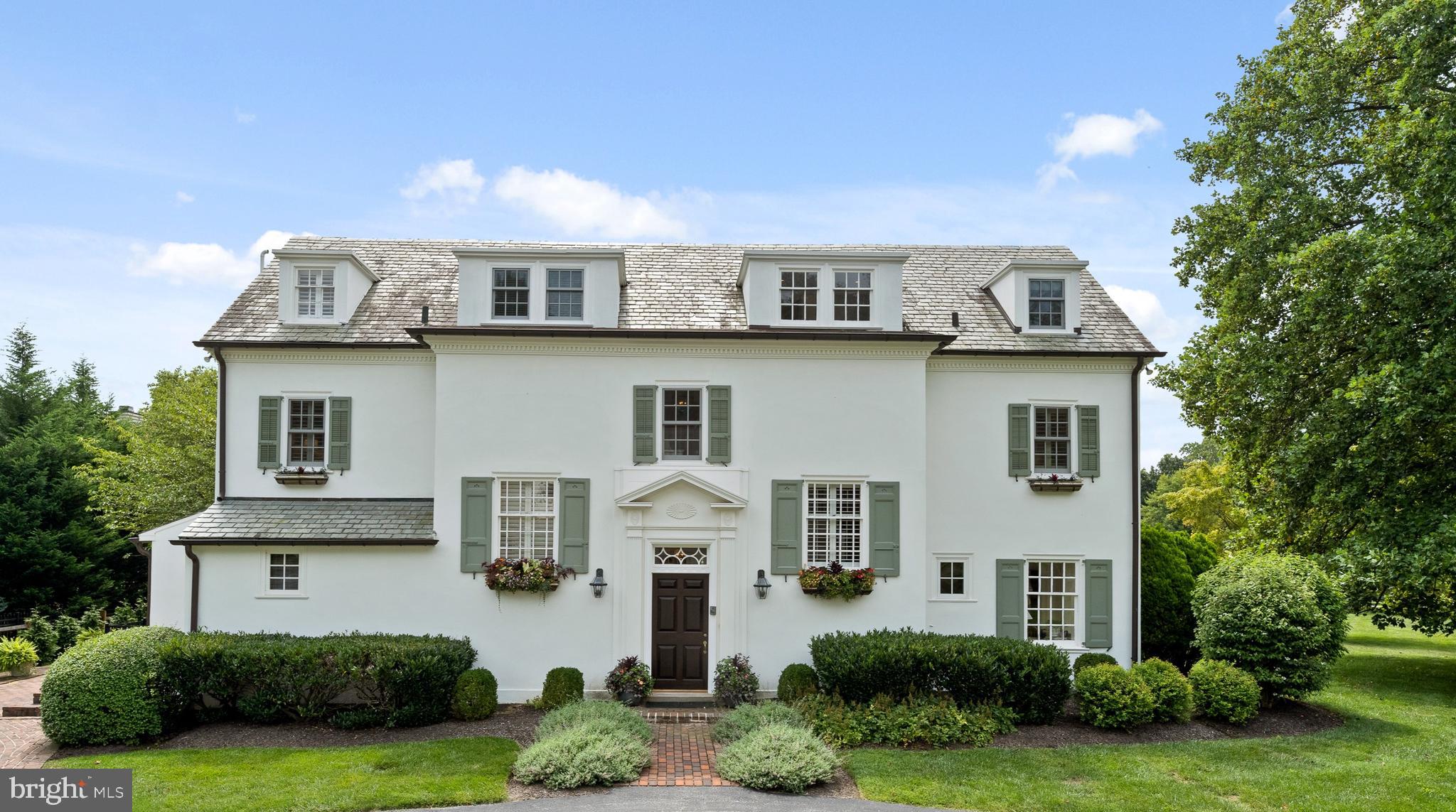 Front View of 423- Lovely Manor Home Built in 1911