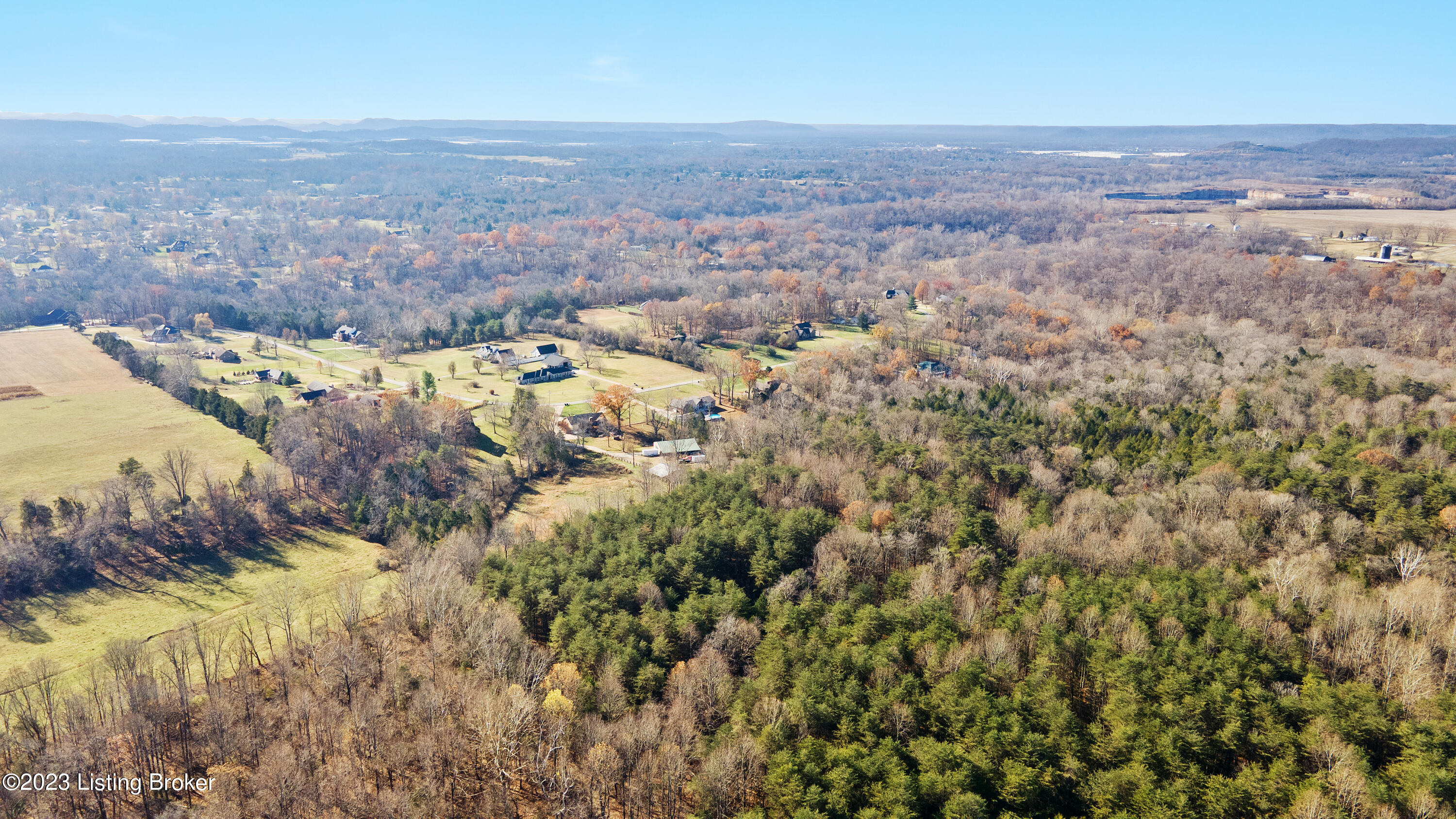 674 West Laurel River Road Shepherdsville, KY 40165 - Photo 37 of 45 674 W Laurel River Rd-38
