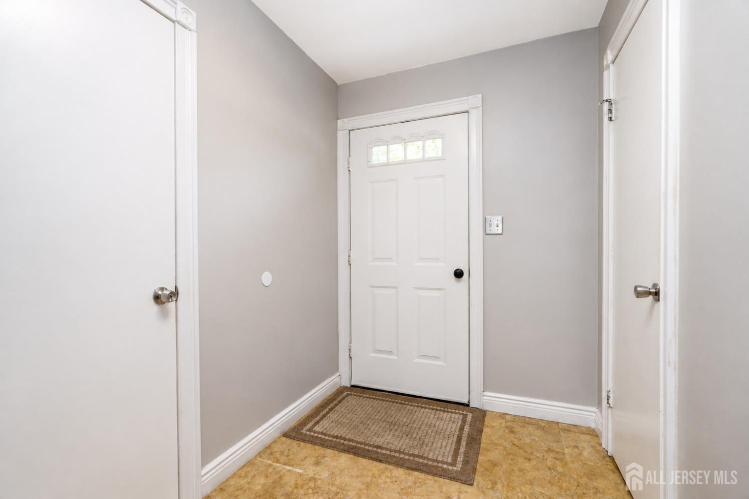 33 Shelly Road Old Bridge, NJ 08857 - Photo 3 of 37 Gallery Image 3