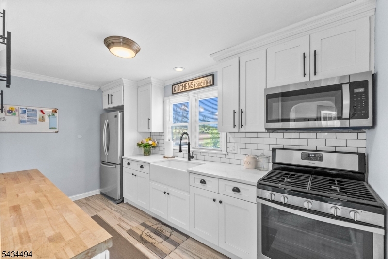 19 Boonton Street Dover, NJ 07801 - Photo 6 of 22