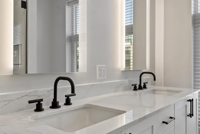 $845,000 | 18 Artisan Drive, Unit 401, Salem, NH 03079