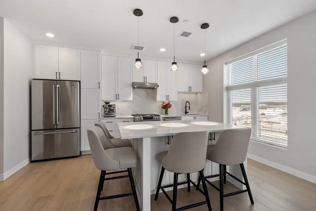 $845,000 | 18 Artisan Drive, Unit 401, Salem, NH 03079