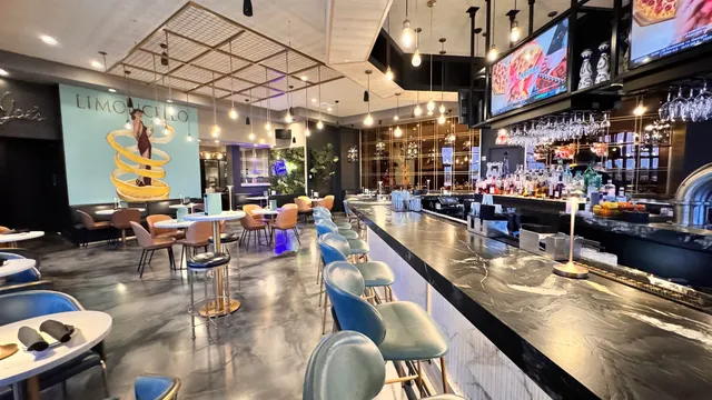 $845,000 | 18 Artisan Drive, Unit 401, Salem, NH 03079