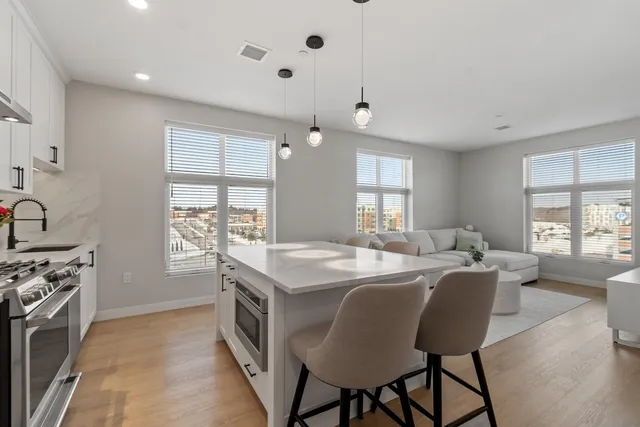 $845,000 | 18 Artisan Drive, Unit 401, Salem, NH 03079