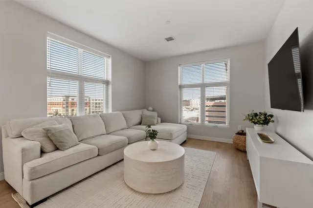 $845,000 | 18 Artisan Drive, Unit 401, Salem, NH 03079