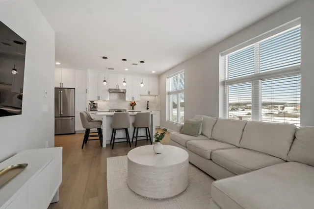 $845,000 | 18 Artisan Drive, Unit 401, Salem, NH 03079