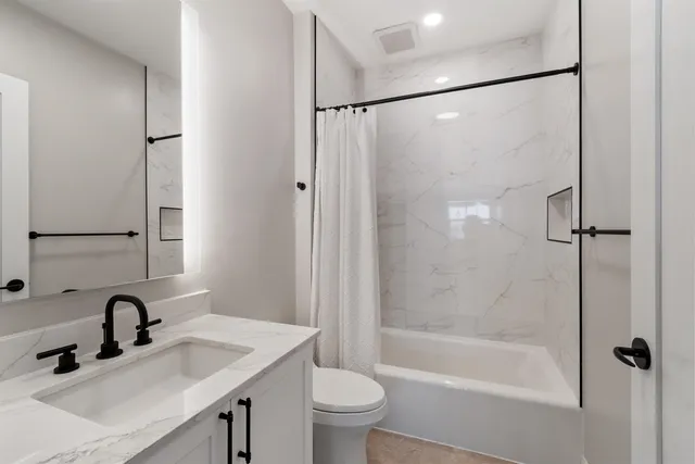 $845,000 | 18 Artisan Drive, Unit 401, Salem, NH 03079